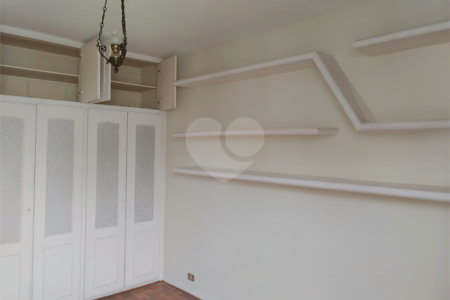 Apartamento à venda com 3 quartos, sendo 1 suíte, em Vila Mariana, São Paulo, SP