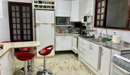 Casa à venda com 3 suítes em Vila Amorim, Suzano, SP