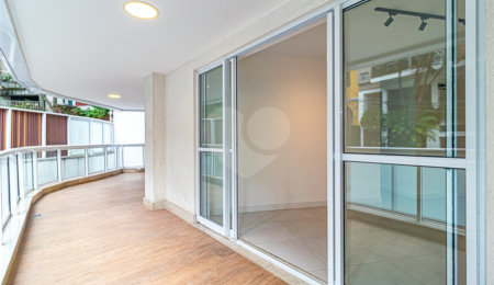 Apartamento à venda com 3 quartos, sendo 2 suítes,  em Lagoa, Rio de Janeiro, RJ