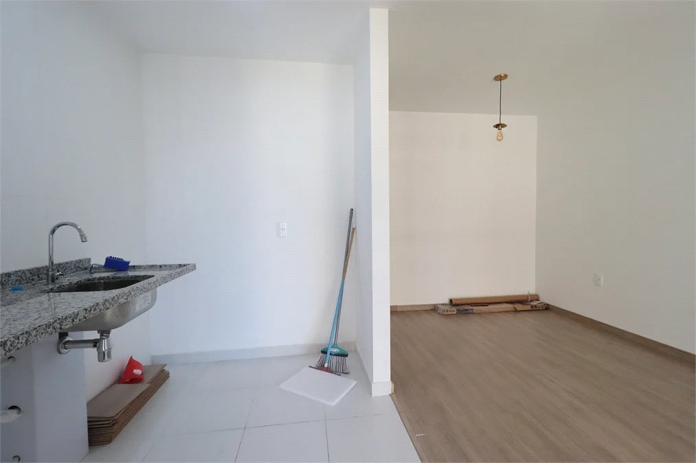 Apartamento à venda com 3 quartos, sendo 1 suíte, em Vila Anastácio, São Paulo, SP