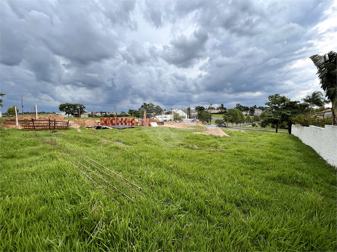 Terreno à venda no condomínio Residencial Saint Charbel, Araçoiaba da Serra - SP
