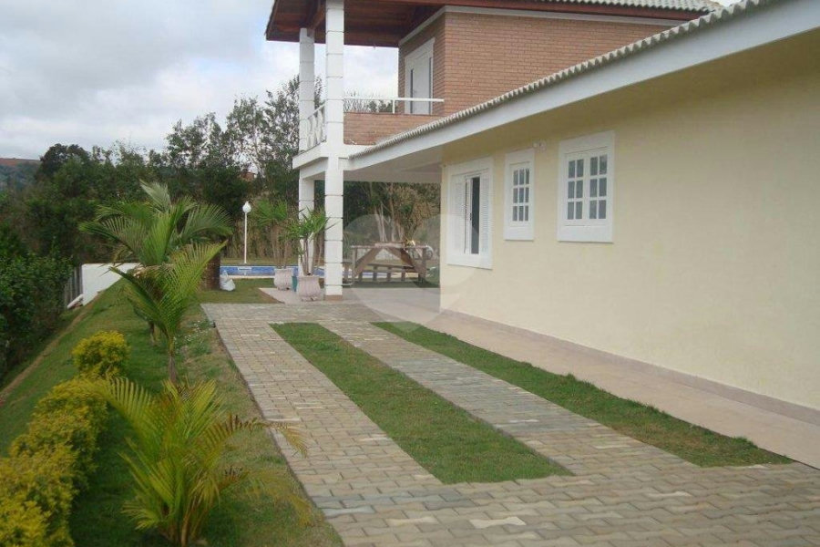 Casa à venda com 4 quartos, sendo 3 suítes, em Recreio Campo Verde, Ibiúna, SP