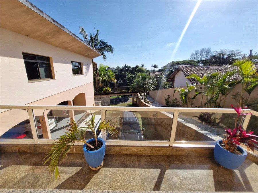 Casa à venda com 4 suítes no condomínio Villa Viana II, Cotia - SP