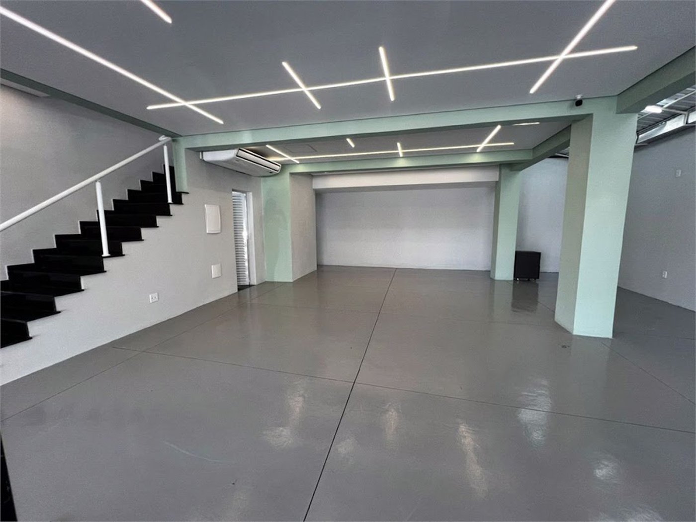 Sala Comercial para locação, Vila Matias, Santos - SA0074.