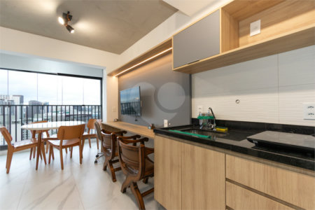 Apartamento à venda ou para alugar com 1 quarto em Vila Pompéia, São Paulo, SP