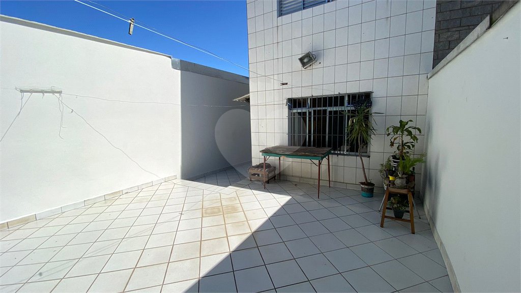 Sobrado à venda com 3 quartos em Parque Independência, São Paulo, SP