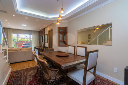 Casa à venda com 4 quartos, sendo 2 suítes, em Jardim Prudência, São Paulo, SP
