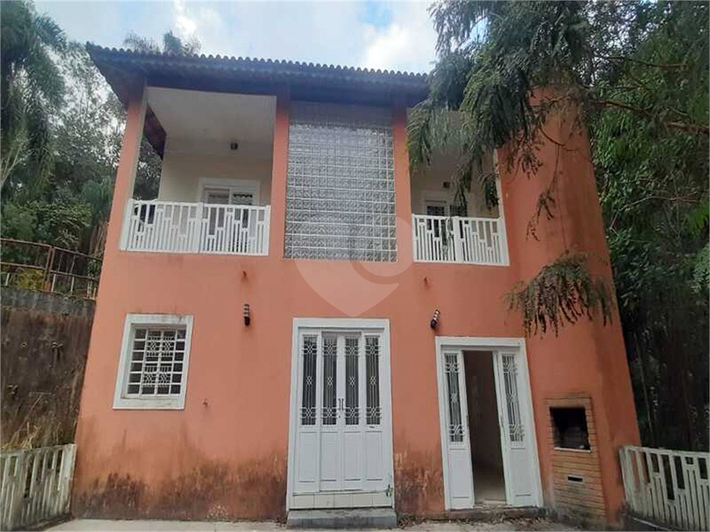 Sobrado à venda com 4 quartos, sendo 2 suítes, em Serra da Cantareira, Mairiporã, SP