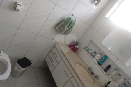 Casa à venda com 4 quartos, sendo 1 suíte, em Jardim Celani, Salto, SP