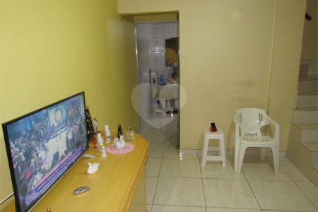 Sobrado à venda com 1 quarto, sendo 2 suítes, em Jardim das Oliveiras, São Paulo, SP