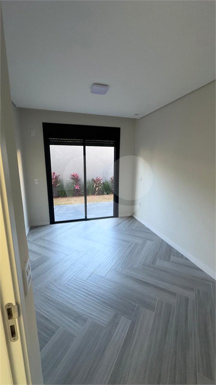 Casa à venda com 3 suítes no condomínio Vale das Águas, Bragança Paulista - SP
