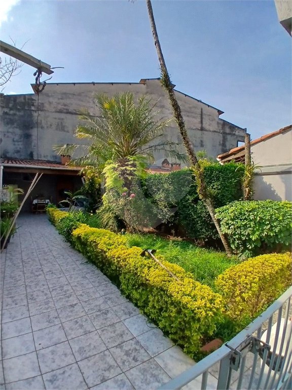 Sobrado à venda com 4 quartos, sendo 2 suítes, em Vila Constança, São Paulo, SP