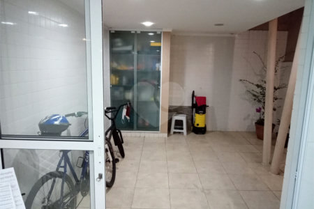 Sobrado à venda com 3 quartos, sendo 1 suíte,  em Vila Brasílio Machado, São Paulo, SP