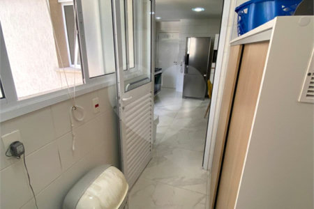 Apartamento à venda com 3 suítes em Lapa, São Paulo, SP
