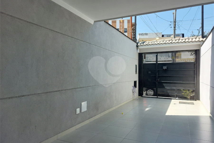Casa à venda com 3 quartos, sendo 1 suíte, no condomínio Professora Romilde Nogueira de Sá, São Paulo - SP