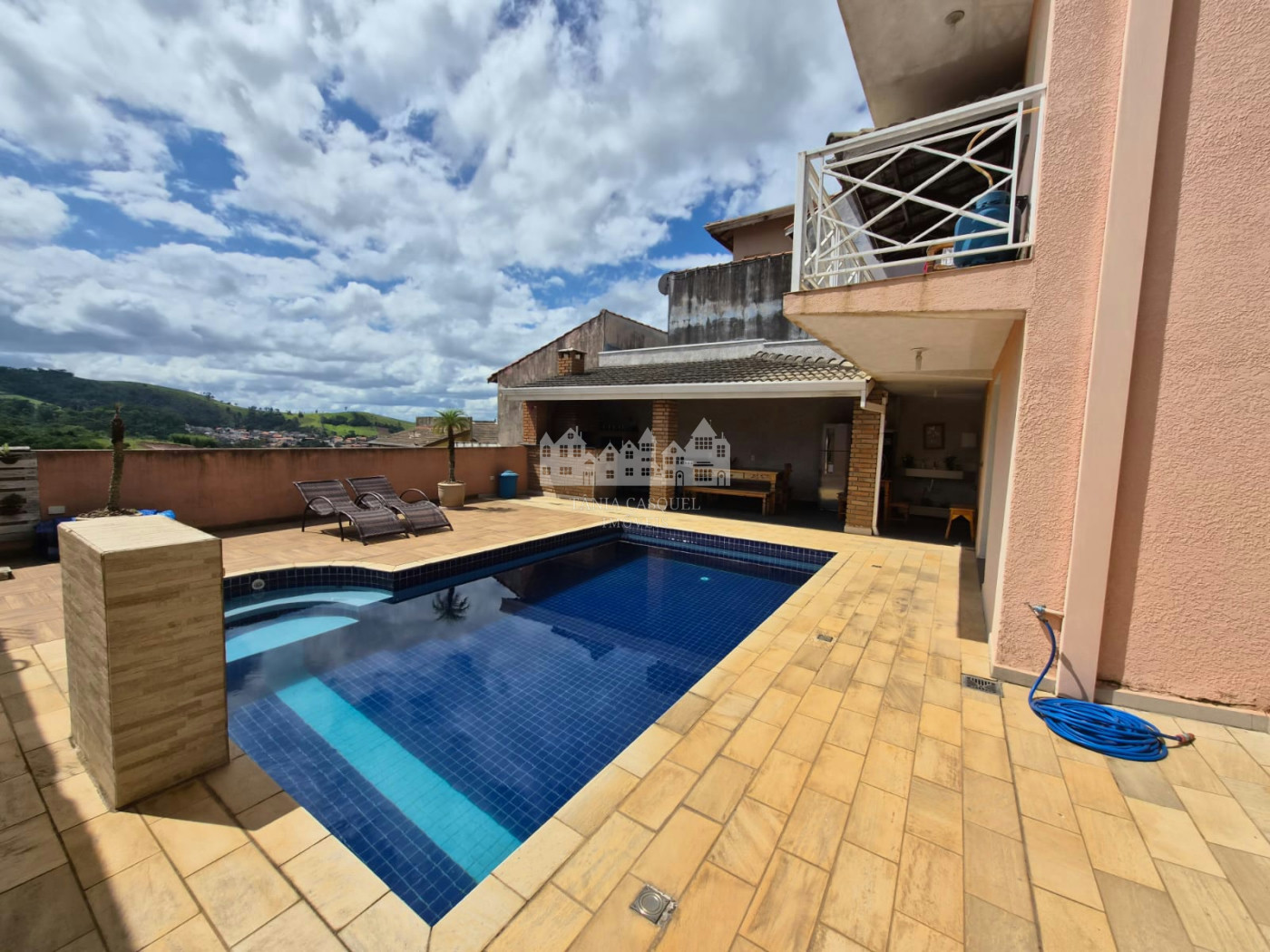 Casa à venda com 3 quartos, sendo 2 suítes, em Jardim Real, Bom Jesus dos Perdões, SP