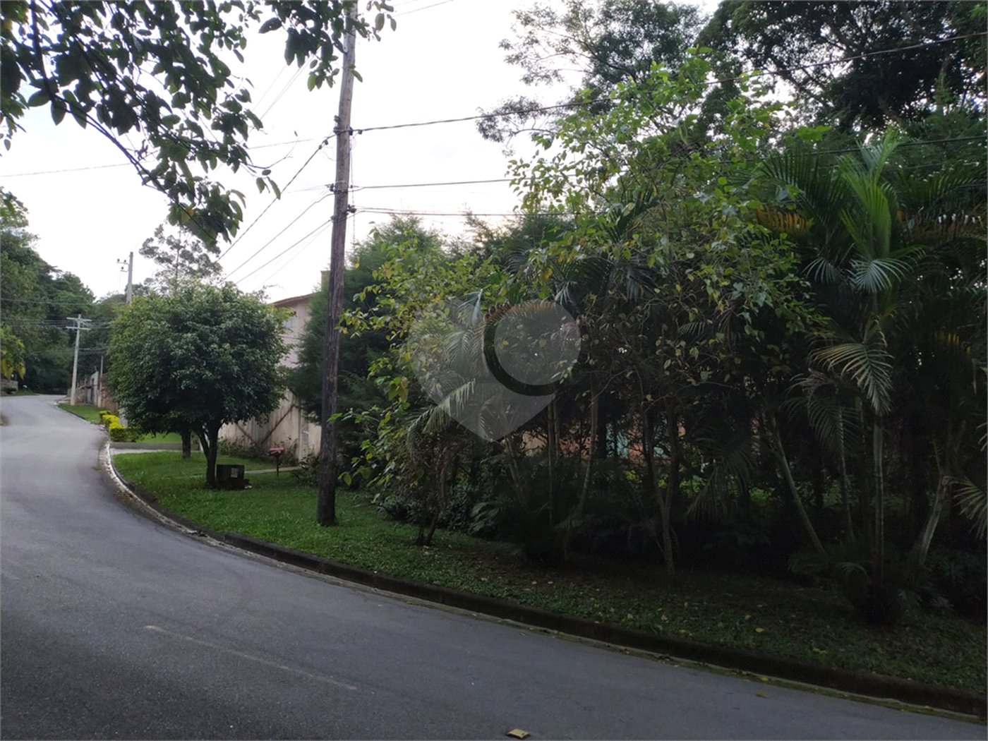 Casa à venda com 3 suítes no condomínio Alpes da Cantareira, Mairiporã - SP