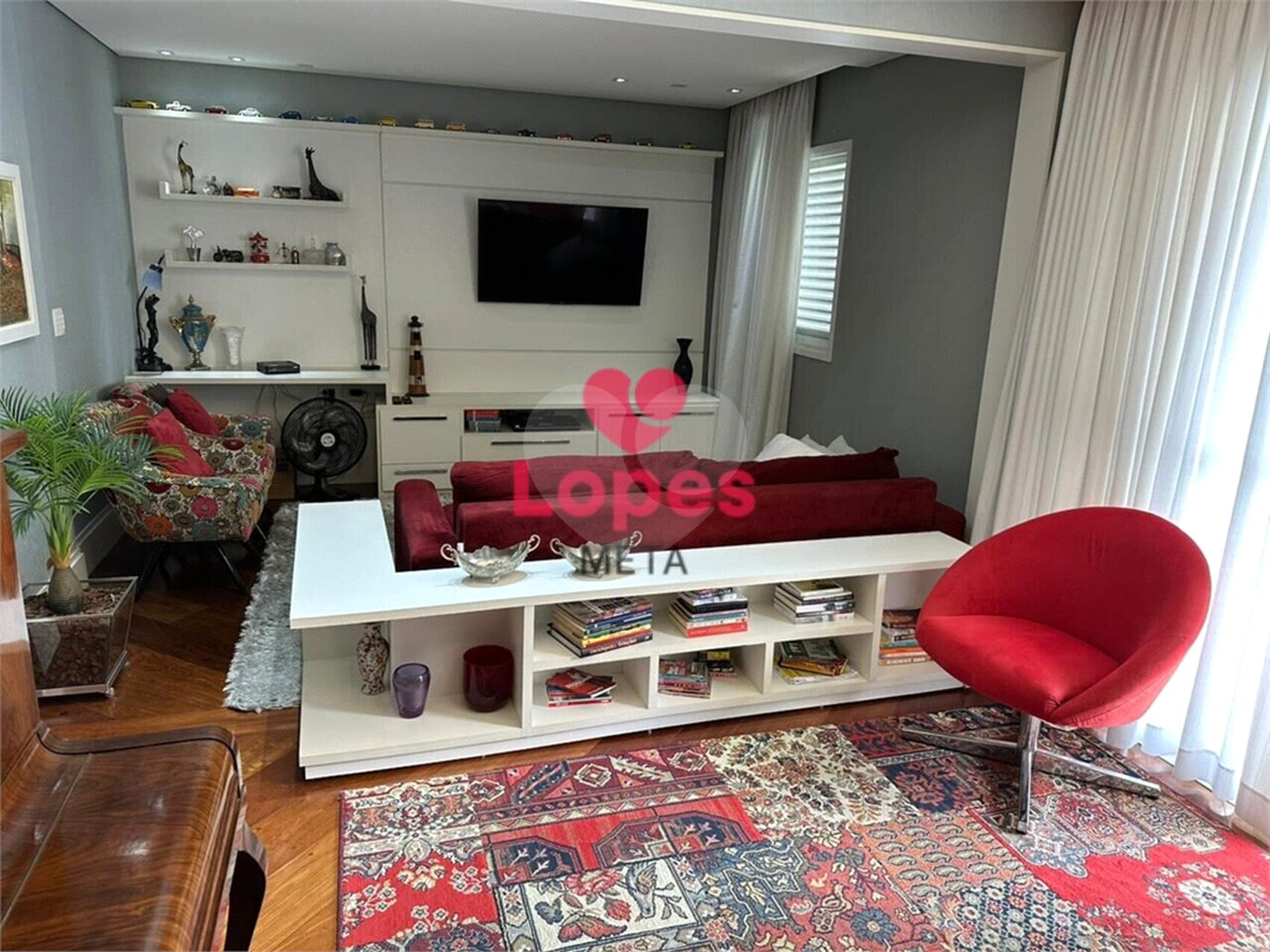 Apartamento à venda com 3 quartos, sendo 2 suítes, em Parque Residencial Aquarius, São José dos Campos, SP