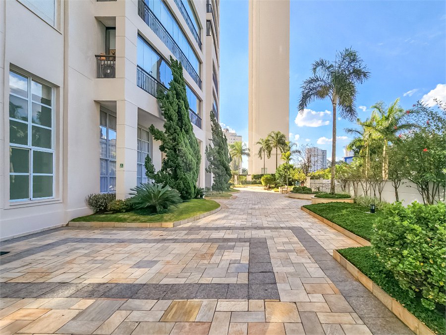 Apartamento à venda com 3 suítes em Alto da Boa Vista, São Paulo, SP