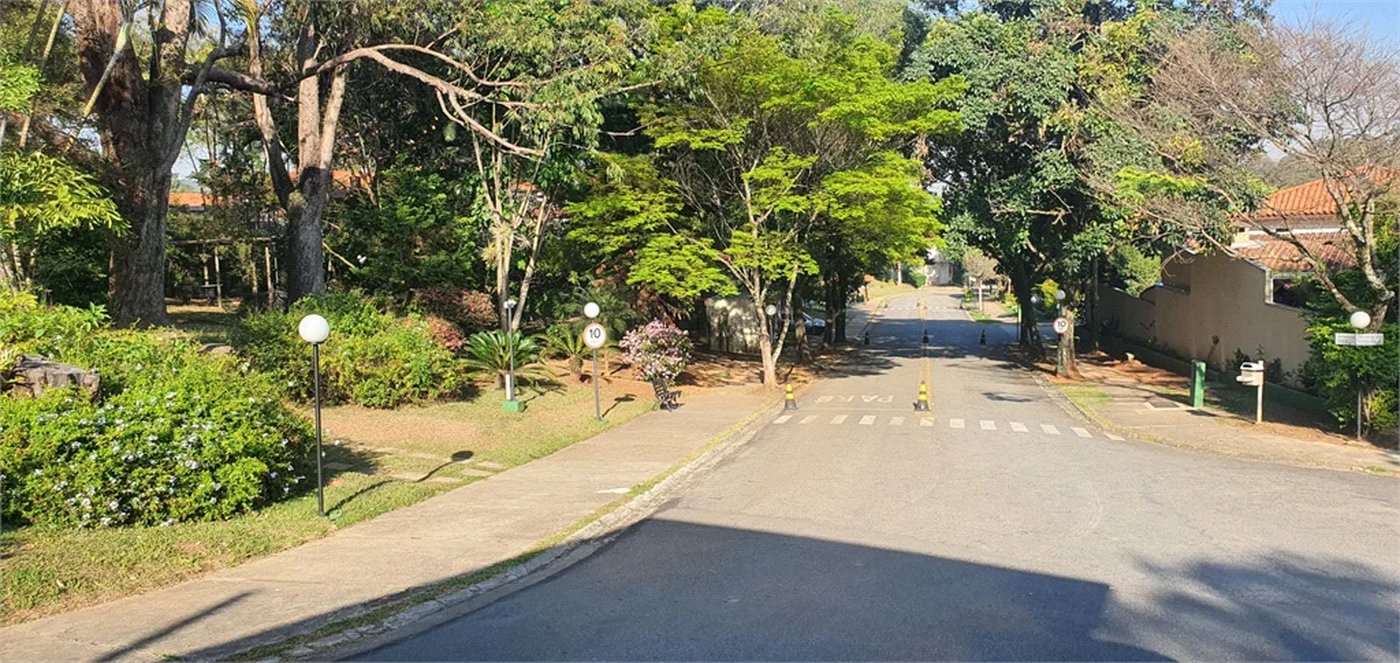 Casa à venda com 4 quartos, sendo 2 suítes, no condomínio Vila Panamericana, São Paulo - SP