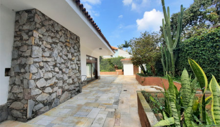 Casa Térrea à venda com 3 suítes em Interlagos, São Paulo, SP