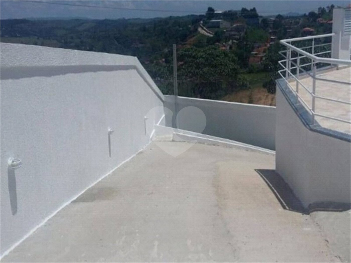 Casa à venda com 4 quartos, sendo 2 suítes,  no condomínio Jardim Imperador, Igaratá - SP