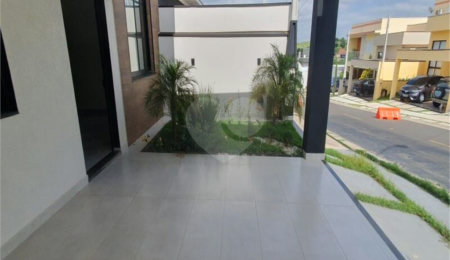 Casa à venda com 3 quartos, sendo 1 suíte, no condomínio Vila Paraty, Indaiatuba - SP