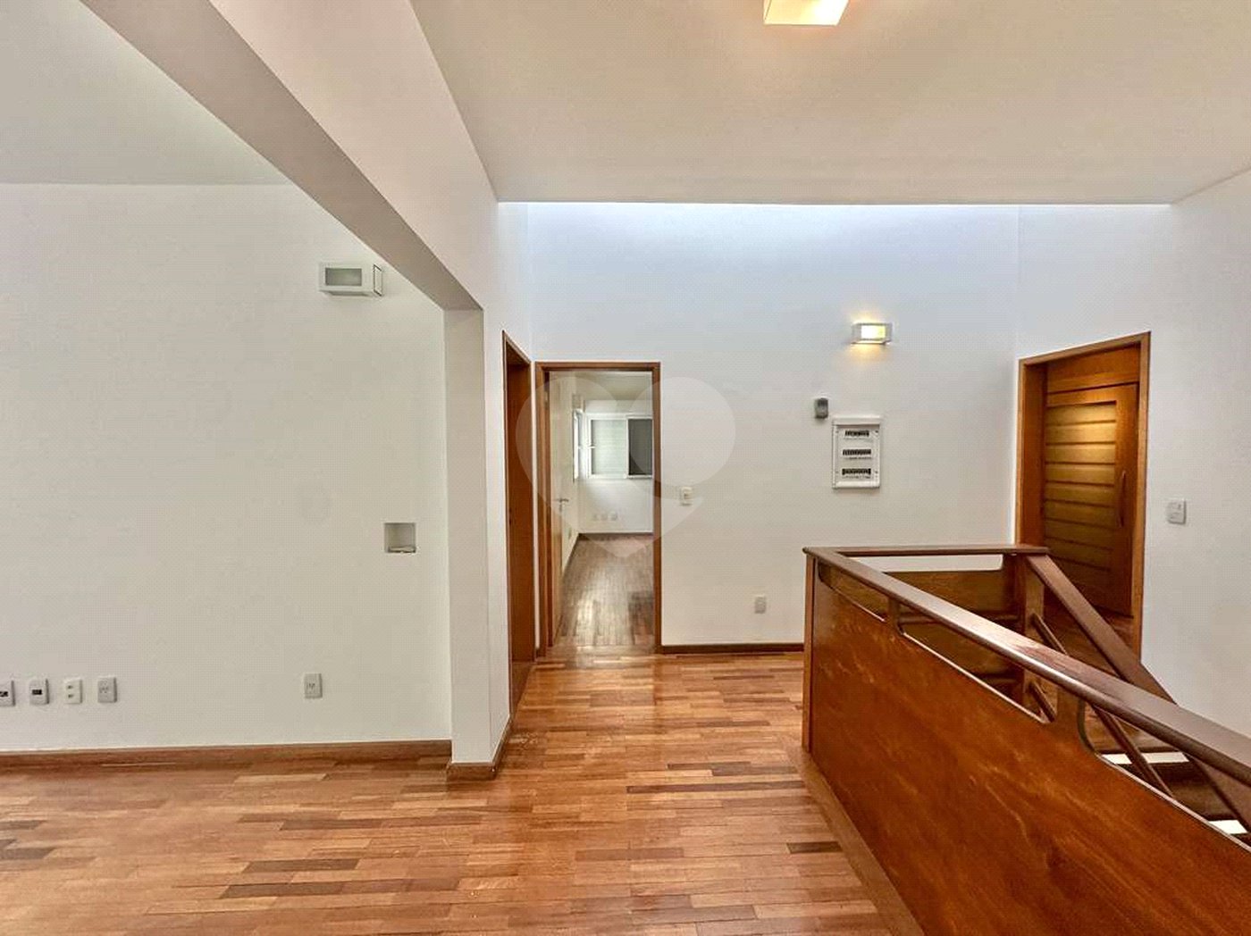 Casa à venda com 4 suítes no condomínio Recanto Impla, Carapicuíba - SP