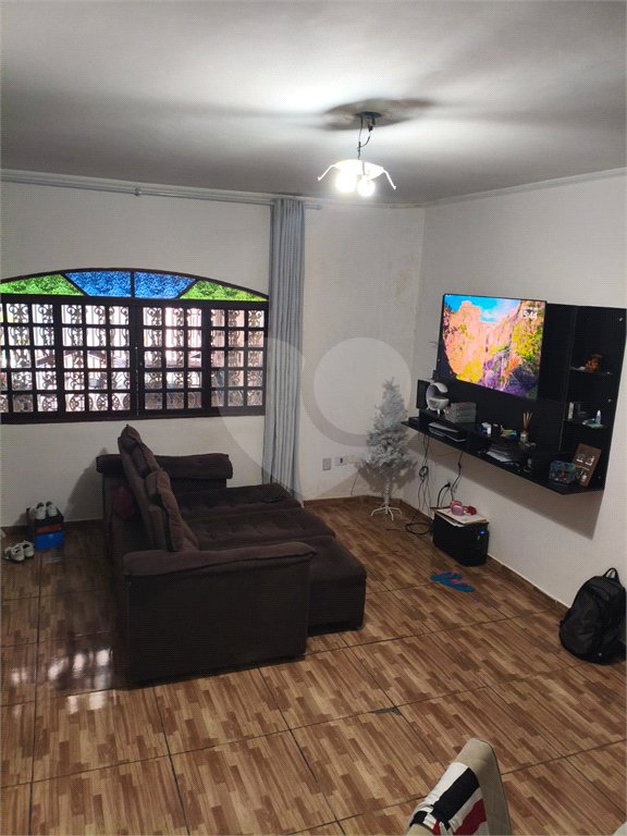 Sobrado à venda com 3 quartos, sendo 1 suíte,  em Conjunto Residencial Vista Verde, São Paulo, SP
