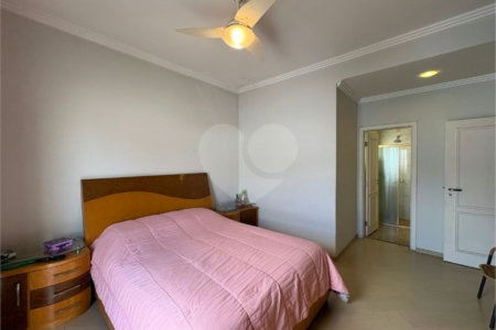 Casa à venda com 5 quartos, sendo 3 suítes, no condomínio Granja Olga III, Sorocaba - SP