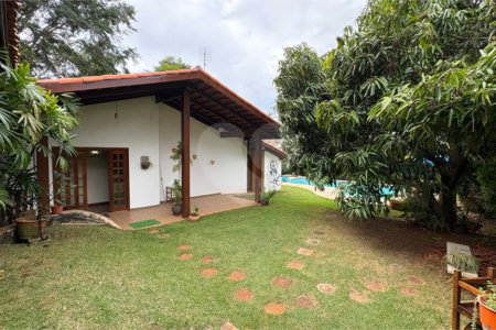 Casa à venda com 4 quartos, sendo 2 suítes,  no condomínio Vivendas do Lago, Sorocaba - SP