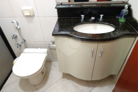 Sobrado à venda com 3 quartos, sendo 2 suítes, em Jardim Hubert, Indaiatuba, SP