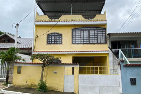 Casa à venda com 2 suítes no condomínio Village da Cachamorra, Rio de Janeiro - RJ