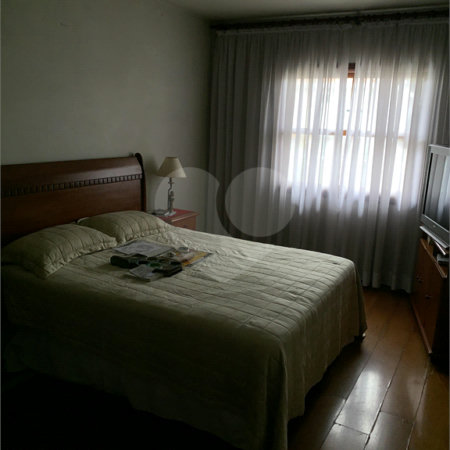 Casa à venda com 4 quartos, sendo 3 suítes, em Jardim das Vertentes, São Paulo, SP