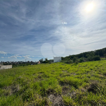 Terreno comercial com 260m2, próximo da rodovia Washington Luiz, em São Carlos.