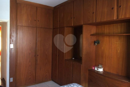 Apartamento para locação na Saúde de 80m² com 2 dormitórios.