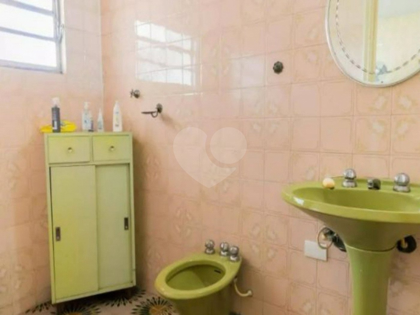 Casa com 300m², 4 quartos, garagem para 4 carros, à venda na Avenida Cangaíba
