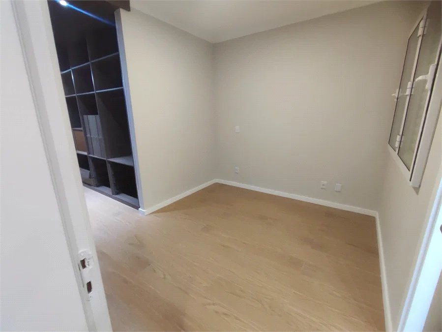 Apartamento à venda com 3 quartos, sendo 2 suítes,  em Jardim Arpoador, São Paulo, SP