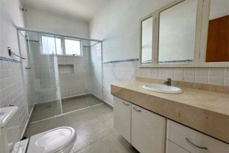 Casa à venda com 3 quartos, sendo 1 suíte,  no condomínio Residencial Recanto dos Paturis, Vinhedo - SP