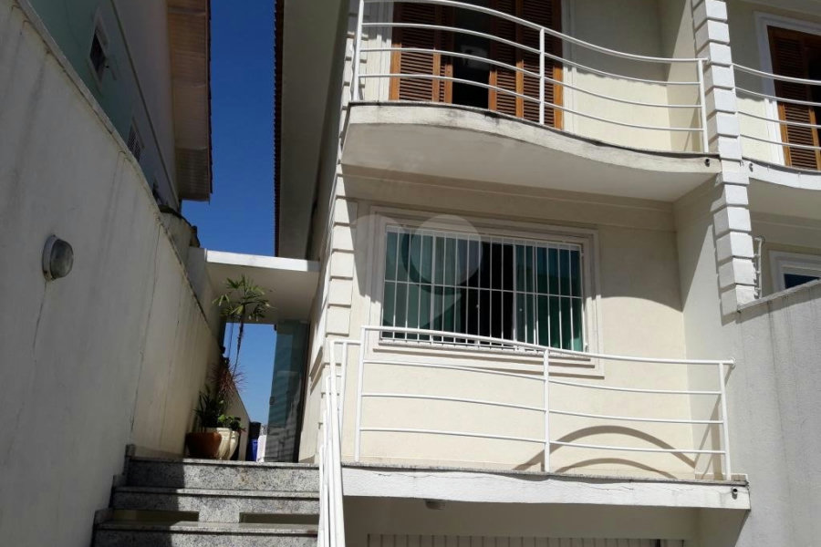 Sobrado à venda com 3 suítes em Vila Irmãos Arnoni, São Paulo, SP