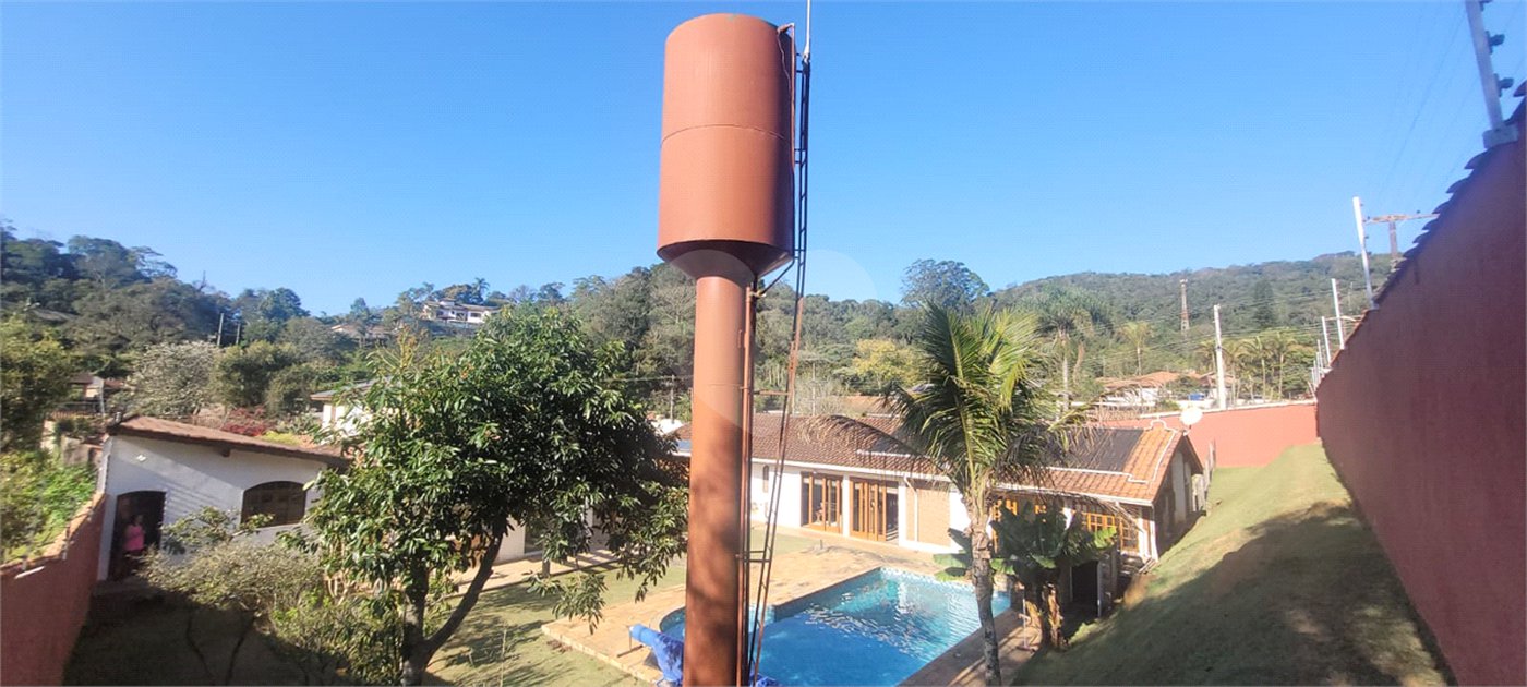 Casa à venda com 3 quartos, sendo 2 suítes,  em Mantiqueira, Mairiporã, SP
