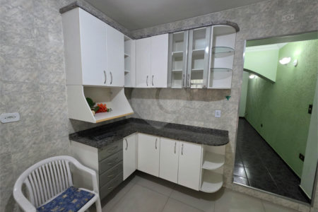 Sobrado à venda com 3 quartos em Rio Pequeno, São Paulo, SP
