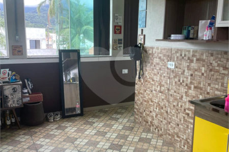 Sobrado à venda com 2 quartos, sendo 1 suíte, em Estância Balneária Hawai, Caraguatatuba, SP