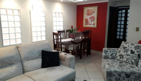 Casa à venda com 3 quartos, sendo 1 suíte,  em Conjunto Residencial Vista Verde, São Paulo, SP