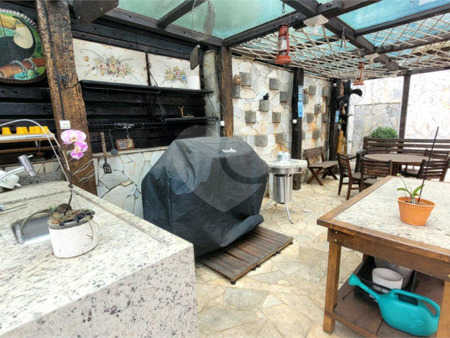 Casa à venda com 4 suítes no condomínio Jardim da Montanha I, Mairiporã - SP