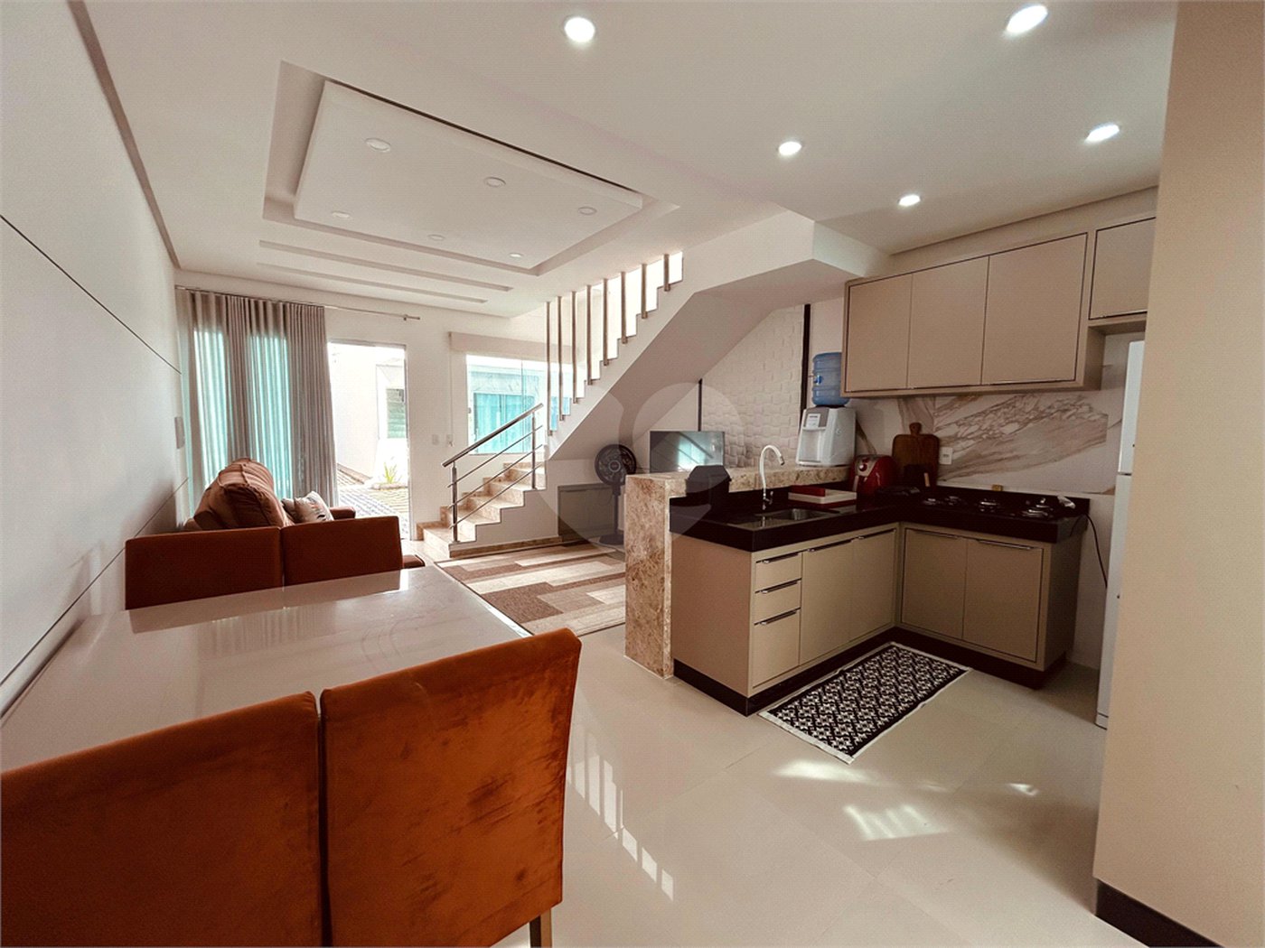 Apartamento à venda com 2 suítes, em Taperapuan, Porto Seguro, BA