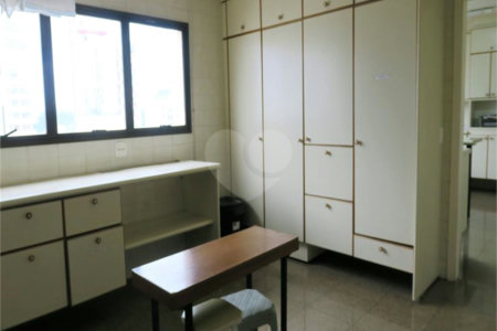 Apartamento à venda com 3 quartos, sendo 2 suítes, em Real Parque, São Paulo, SP