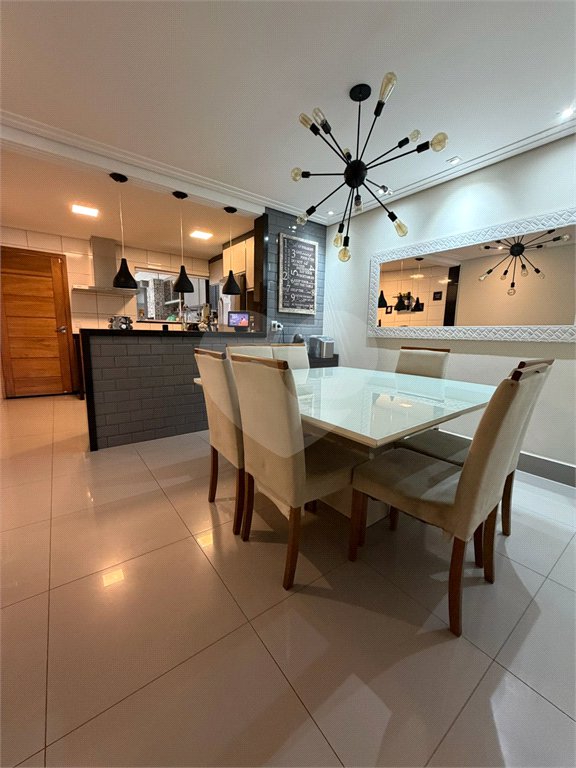 Casa à venda com 3 suítes em Vila Comercial, São Paulo, SP