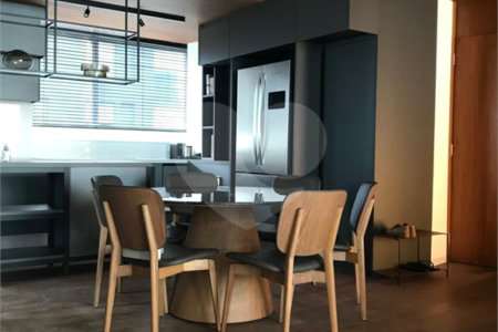 Apartamento à venda com 2 suítes em Vila Nova Conceição, São Paulo, SP