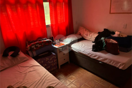 Casa com 300m², 5 quartos (3 suítes), 3 garagens, à venda em Itaquera